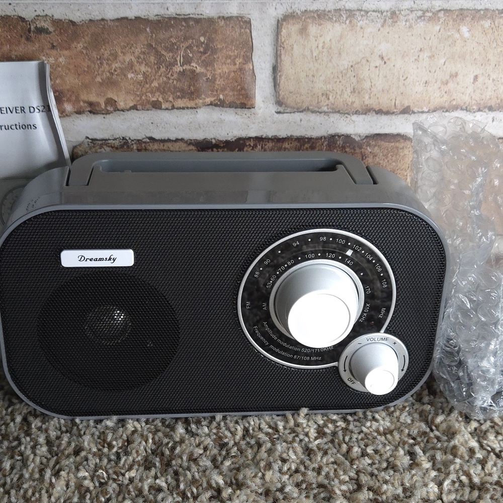 New Am/fm Portable Radio. Makes A Great Gift